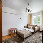 Wola Mila Standard By Bookinghost Apartman Varsó