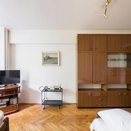 Wola Mila Standard By Bookinghost Apartman Varsó